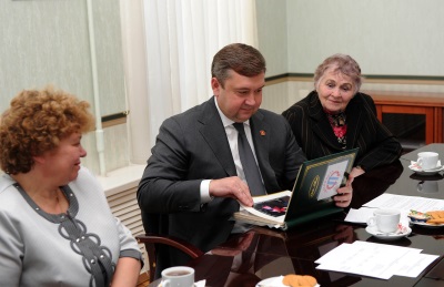 gubernator i pensionery