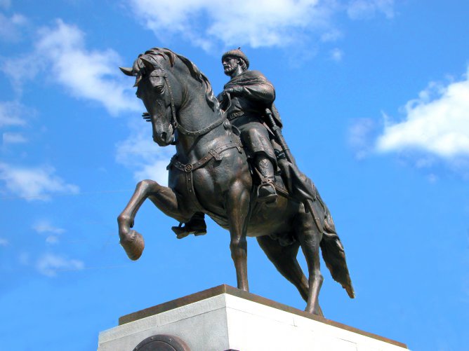 mikhail tverskoy pamyatnik