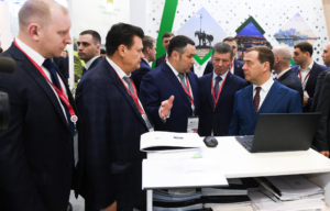Калининский район: технопарк или борщевик?