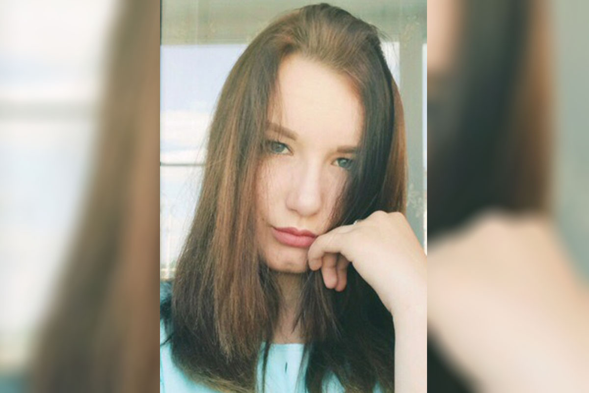 15 летняя девочка показала. Елизавета Молчанова Клин. Пропала 15-летняя девочка. Пропавшая девушка Амелия. Фото 15 летней девочки.