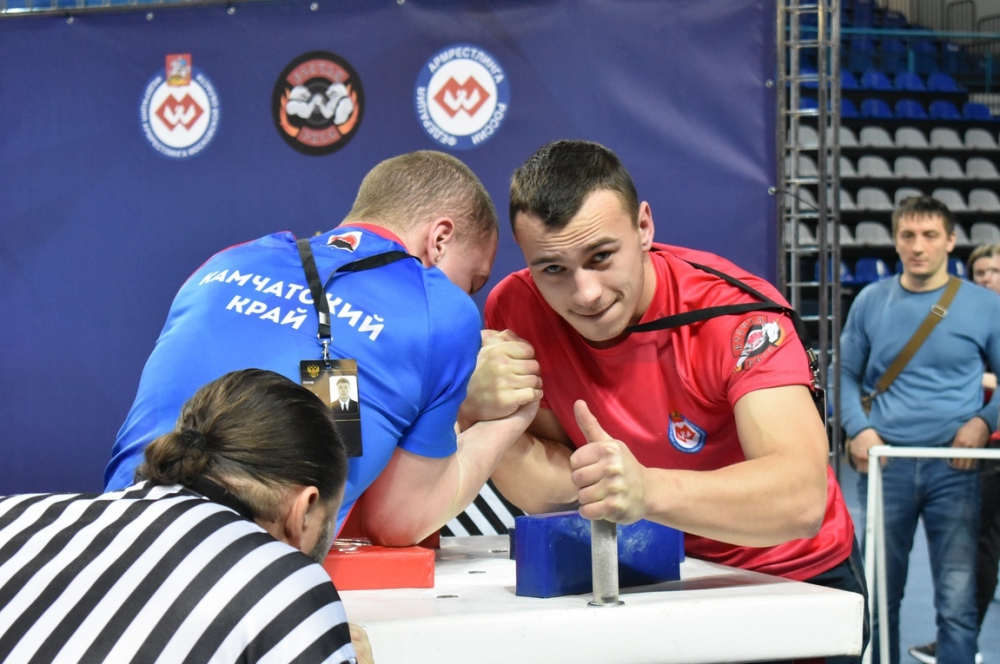 Армрестлинг спортсмены. Армрестлинг Сергей. Чемпионат России по армрестлингу. Чемпион армрестлинга в России. Армрестлинг лучшие в России.