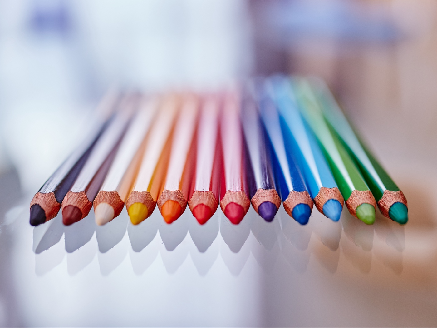 Красивый фон цветными карандашами