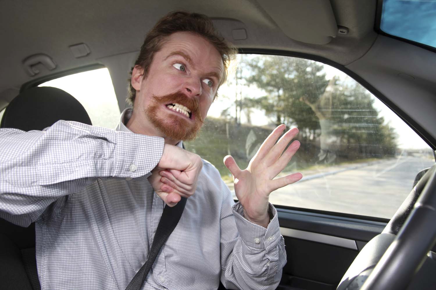 Смешное фото водителя за рулем