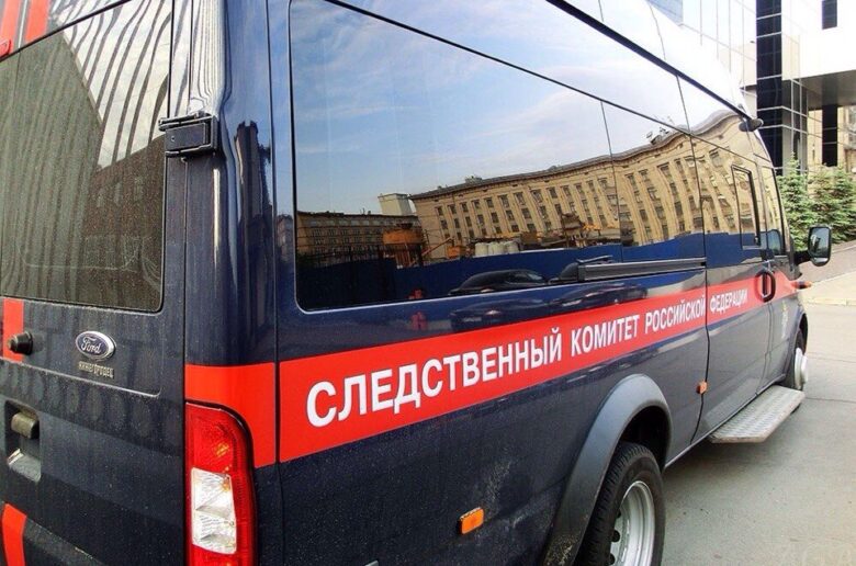 В Твери с крыши упал 11-летний ребёнок