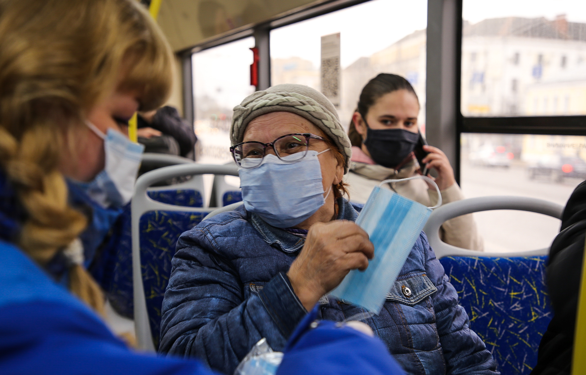 В автобусах «Верхневолжского АТП» раздадут еще 13 тысяч бесплатных масок