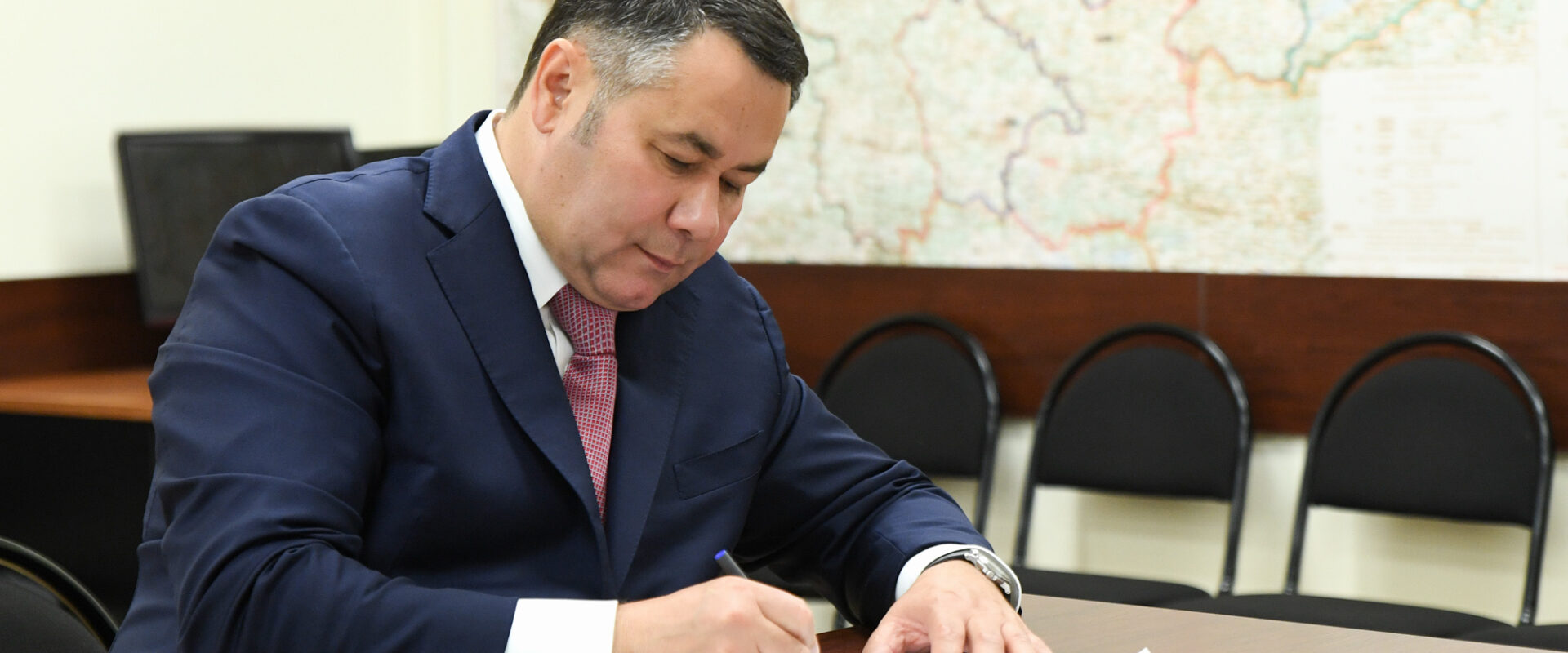 Игорь Руденя представил документы на регистрацию кандидатом в губернаторы Тверской области