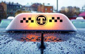 Россиян предупредили о росте цен на такси из-за локализации