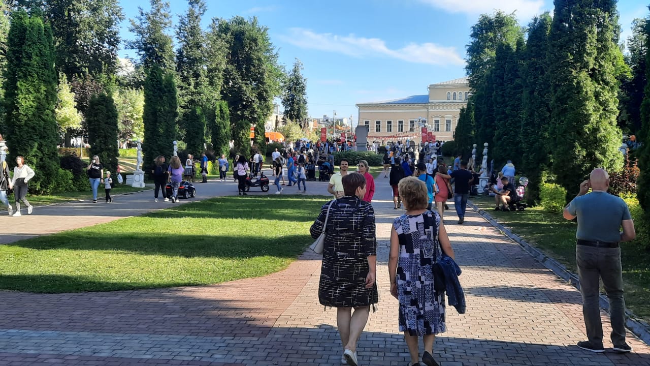 Сутки тверь. Тверь фото. Город Тверь. Фото дня города в Твери. Тверская днем.