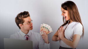 Кто в Тверской области может рассчитывать на тринадцатую зарплату