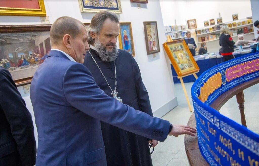 "Торжокские золотошвеи" представили Тверскую область на выставке «Уникальная Россия»