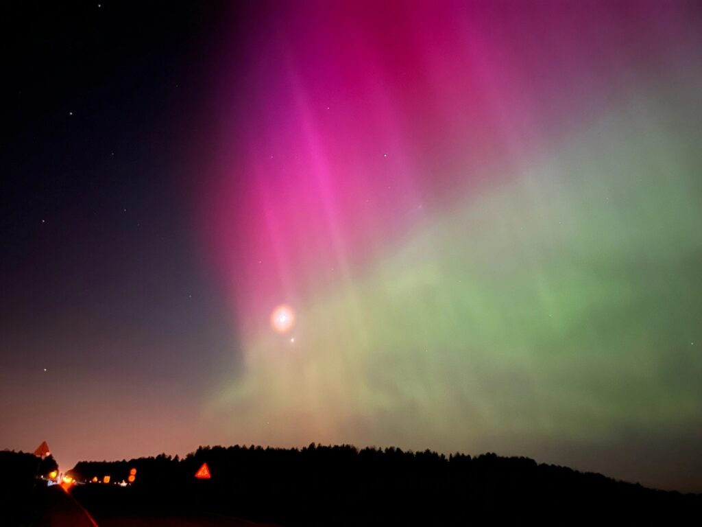 Жители Тверской области наблюдали северное сияние: это знак или игры природы?