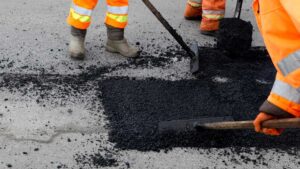 В Тверской области питерский подрядчик сорвал ремот дорог на полмиллиарда