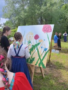 В Бежецком районе прошел фестиваль народного творчества "Троицкая карусель"