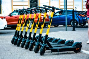 Весна опять пришла: осторожно, самокаты