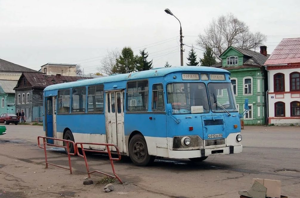 Почему Торжок до сих пор живёт без синих автобусов?