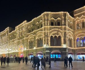 В Московском ГУМе выставляется эксклюзивная коллекция от "Торжокских золотошвей"