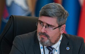Полит-оливье: напряжение растет