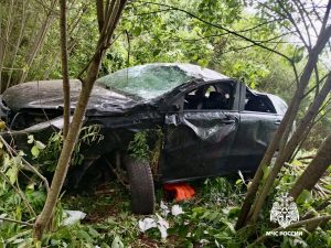 Сотрудники МЧС ликвидировали последствия ДТП у Ленино