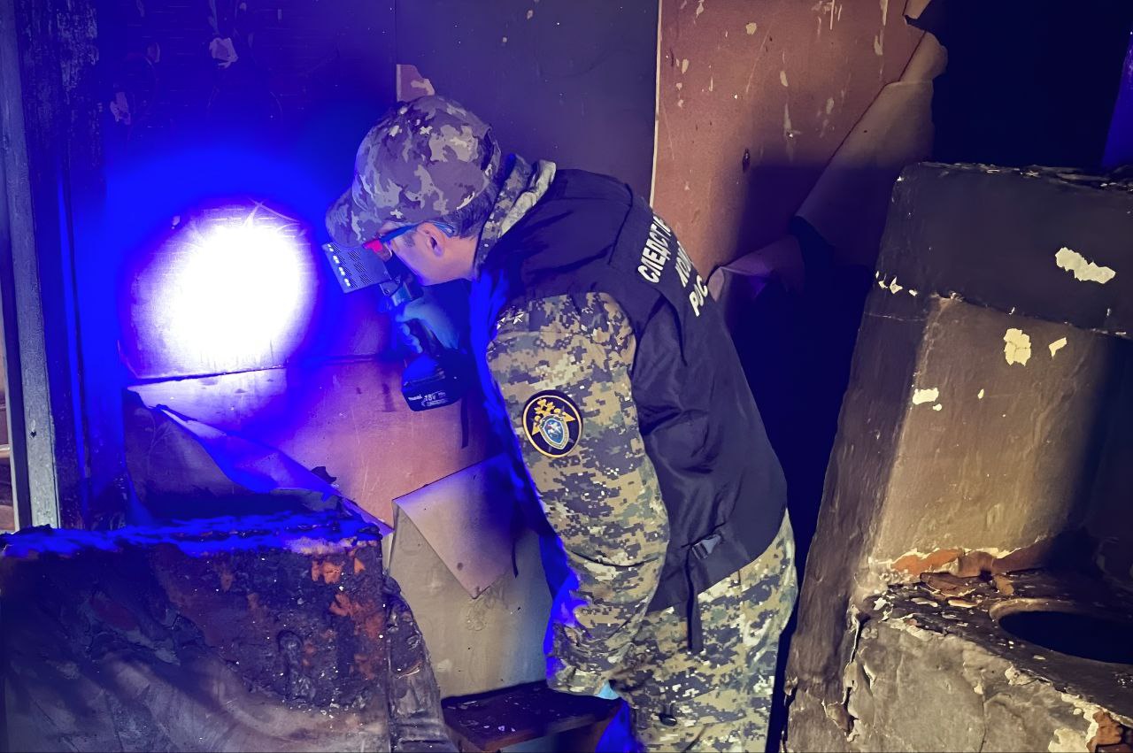 В Твери при пожаре в частном доме погибли два человека