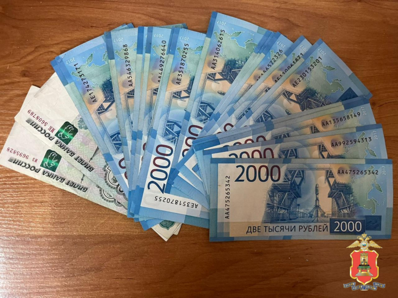 Таксисты Тверской области спасли пенсионеров от мошенников