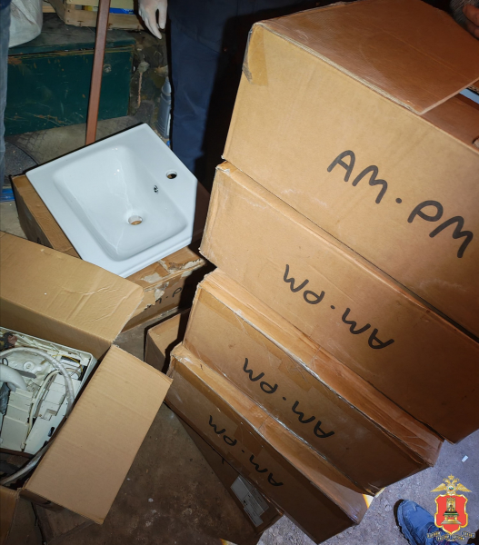 В Вышневолоцком районе задержали воров, ограбивших фургон