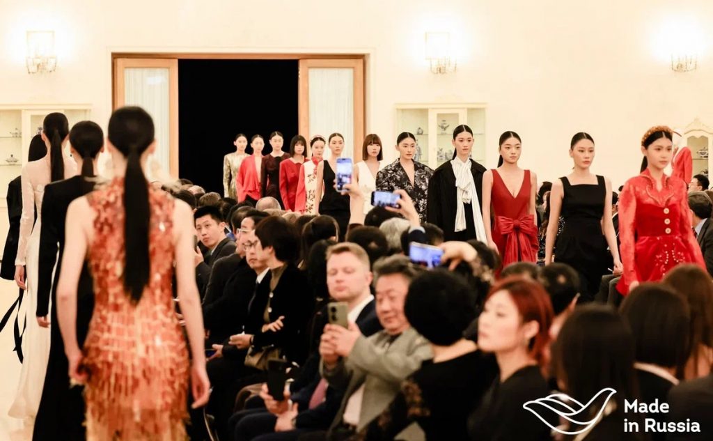 "Торжокские золотошвеи" блестяще представили свой бренд в Китае