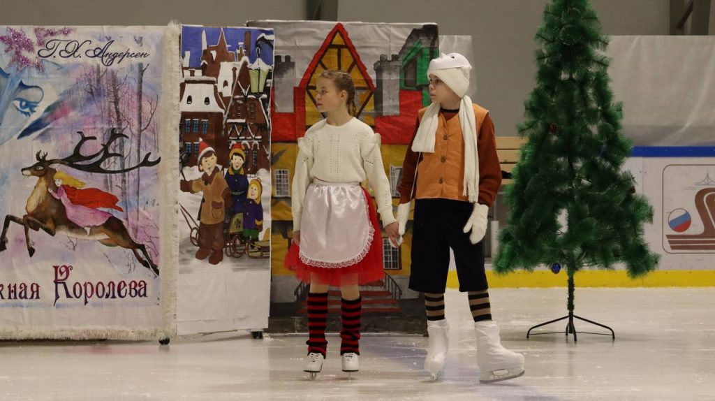 Ледовое шоу и всероссийские соревнования: Кирилл Николаев с рабочей поездкой посетил Бежецкий округ