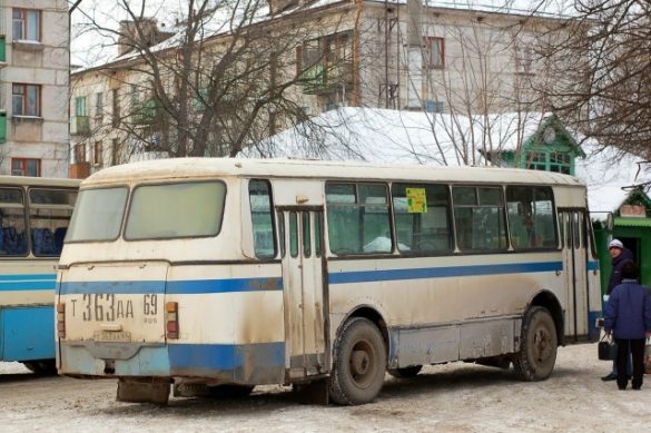 Торжок: госпожа Федоткина, у вас ус отклеился!