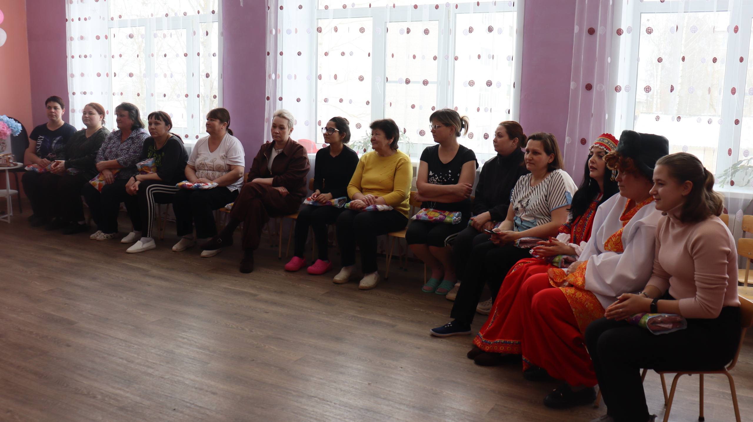 Кирилл Николаев поздравил коллективы Бежецка с 8 Марта