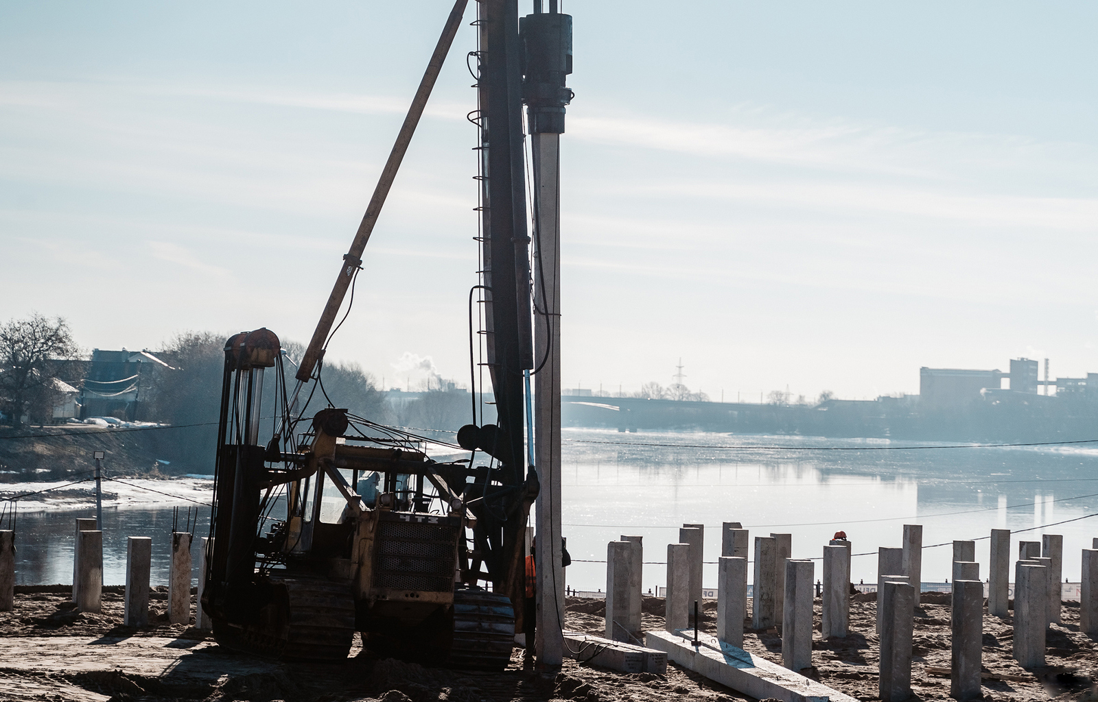 На месте Речного вокзала в Твери устроили 478 свай