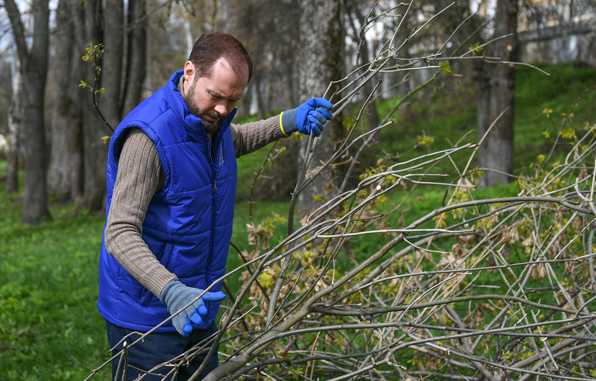 Виталий Королев и жители Твери приняли участие в субботнике