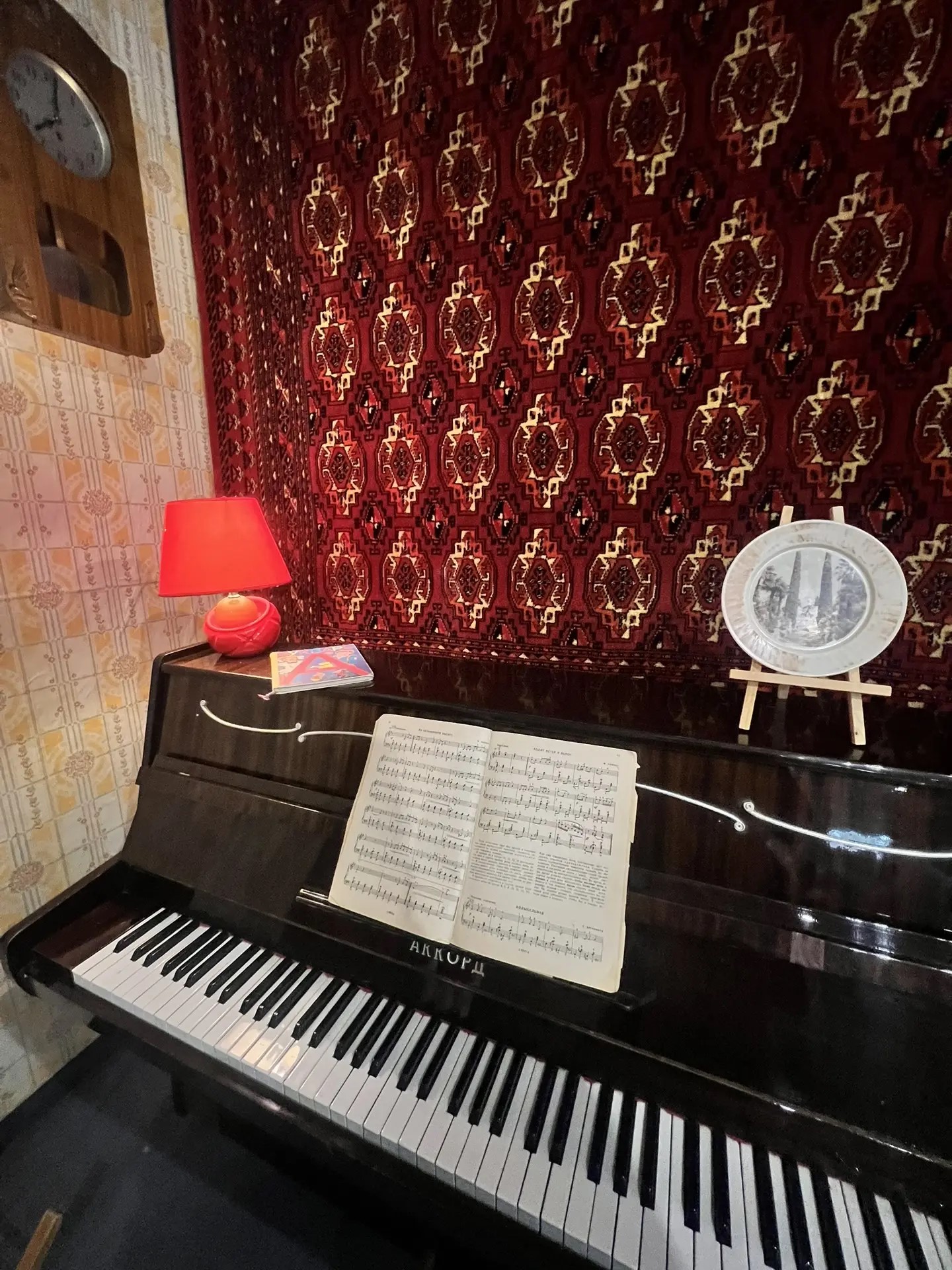 В Калязине открылся музей советской эпохи «РетроГараж»