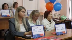 Кирилл Николаев посетил ярмарку вакансий в Бежецке