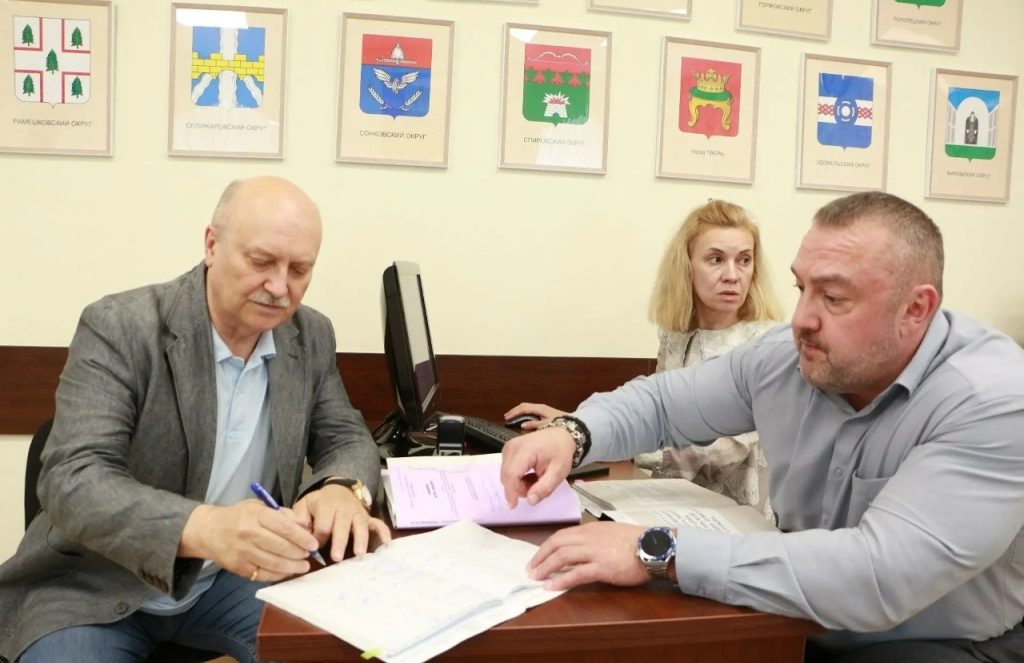 Кандидат от Партии пенсионеров подал документы на выборы губернатора Тверской области