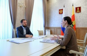 Выездные приёмы врачей в муниципалитетах станут постоянными