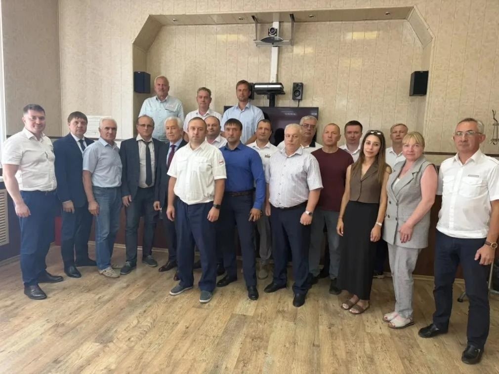 Владимир Васильев поблагодарил железнодорожников за участие в формировании новой Народной программы «Единой России»