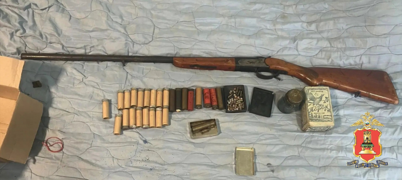 У жителя Кимр изъяли коноплю, ружьё и полкило пороха