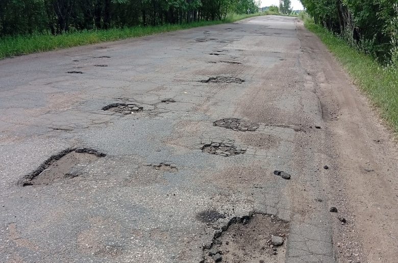 В Тверской области из-за состояния дороги дети не смогли попасть на линейку