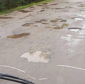 В Тверской области из-за состояния дороги дети не смогли попасть на линейку