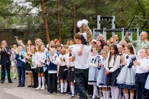 Кирилл Николаев встретил День знаний в Бежецке
